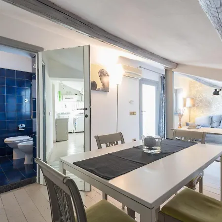 Terrace Apartment Rom